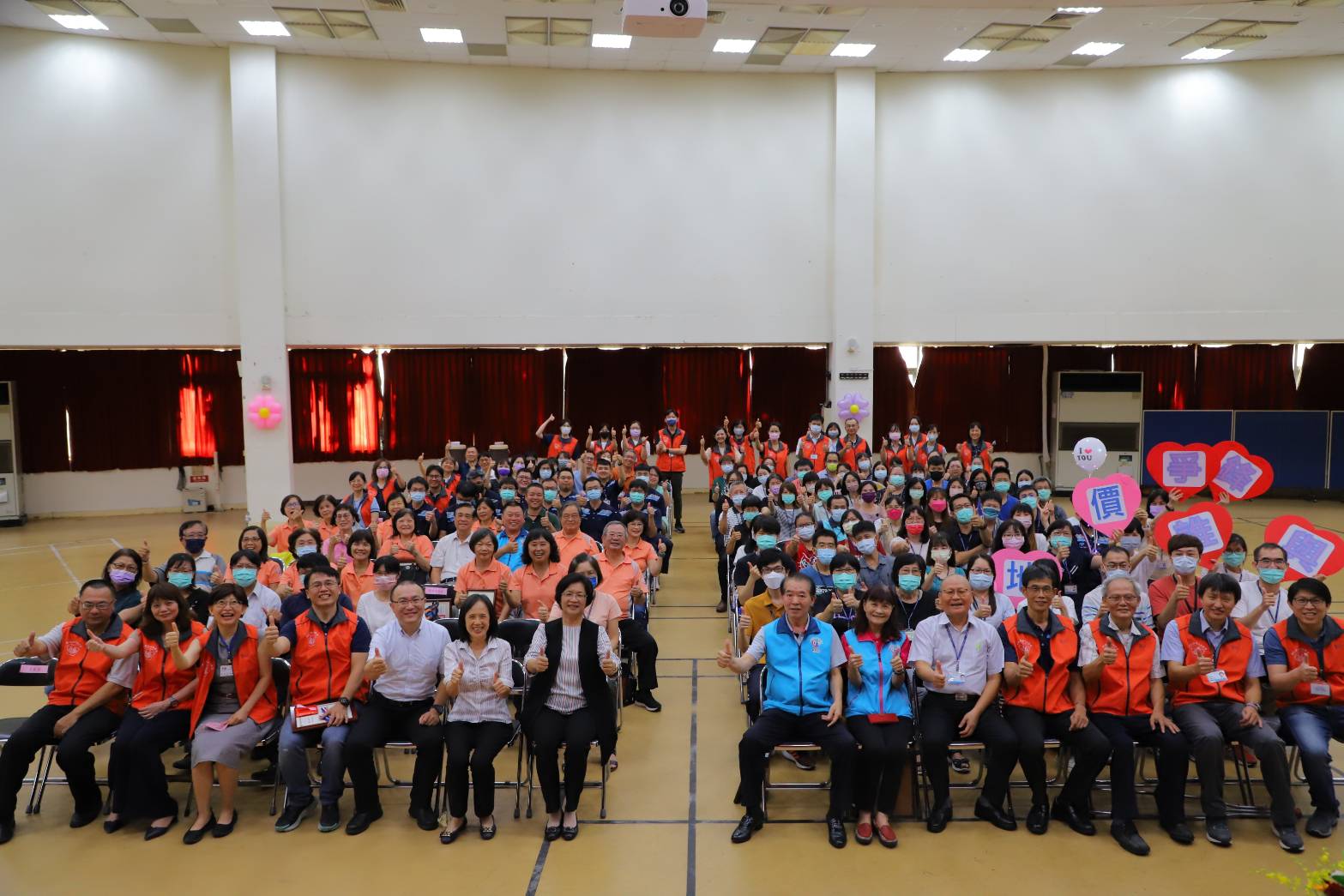 彰化縣政府全球資訊網-訊息中心-新聞訊息-稅務節感謝稅務人員辛苦付出表揚績優同仁及志工