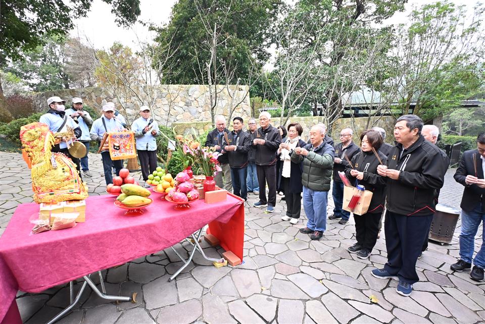 縮圖：02恭迎媽祖神尊