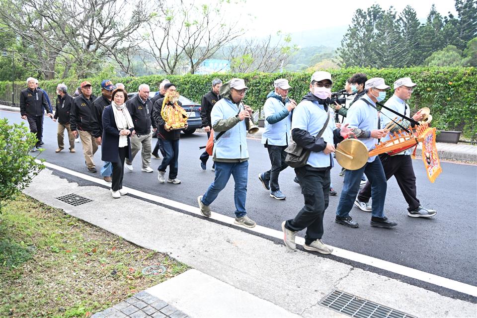縮圖：04恭迎媽祖神尊