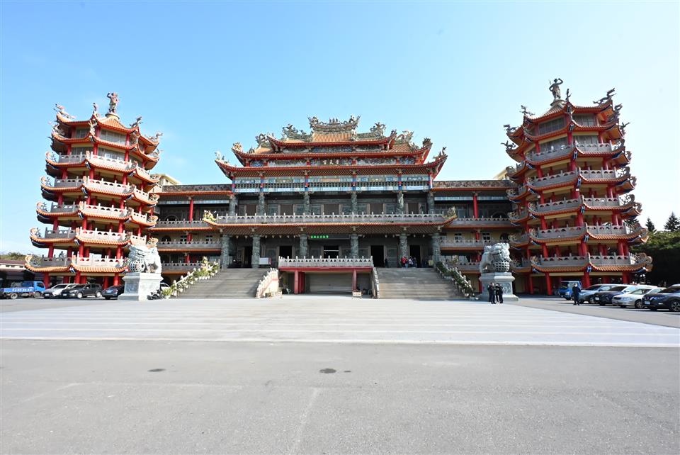 縮圖：12海牛節擲筊