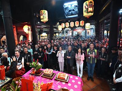 除夕夜到廟宇為鄉親祈福 馬躍騰達迎新年 走春首選在彰化   