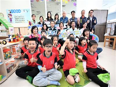 彰縣自籌1億540萬元推動「生生有鮮乳 學童笑CC」政策  嘉惠縣內學子營養照護