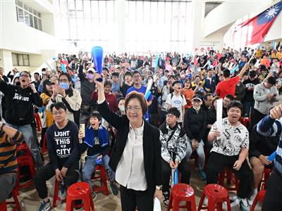 關鍵生死戰！縣長領軍挺中華隊 彰縣府大廳應援人潮極力克韓