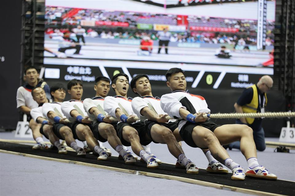 縮圖：02男子600kg冠軍許永泰(第三位)及劉光祐(第五位)