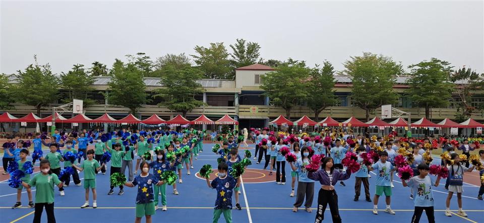 縮圖：05學生表演