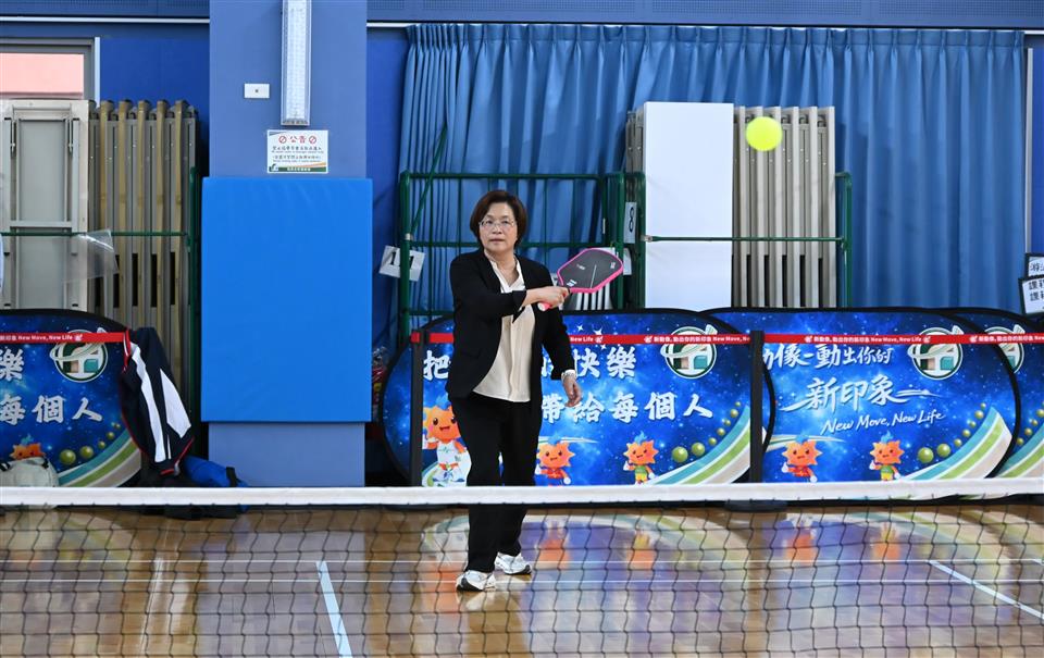 縮圖：05縣長打球