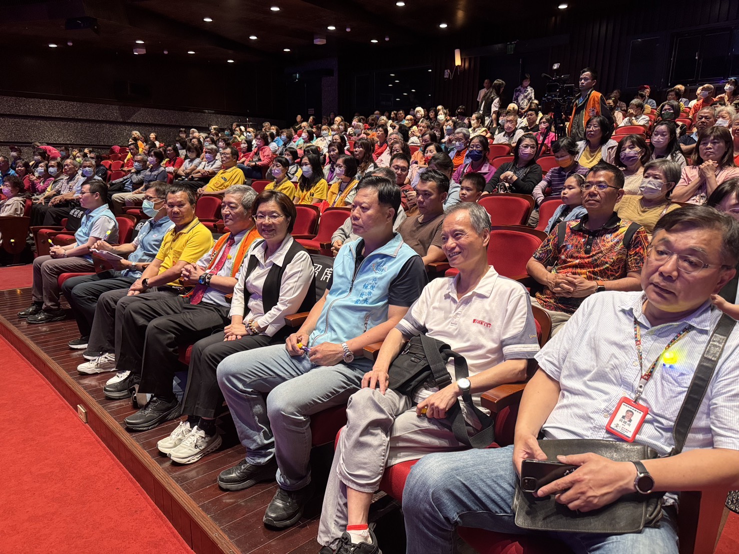 圖向志工致敬！讓奉獻成為一種榮耀 公益演唱會溫暖登場