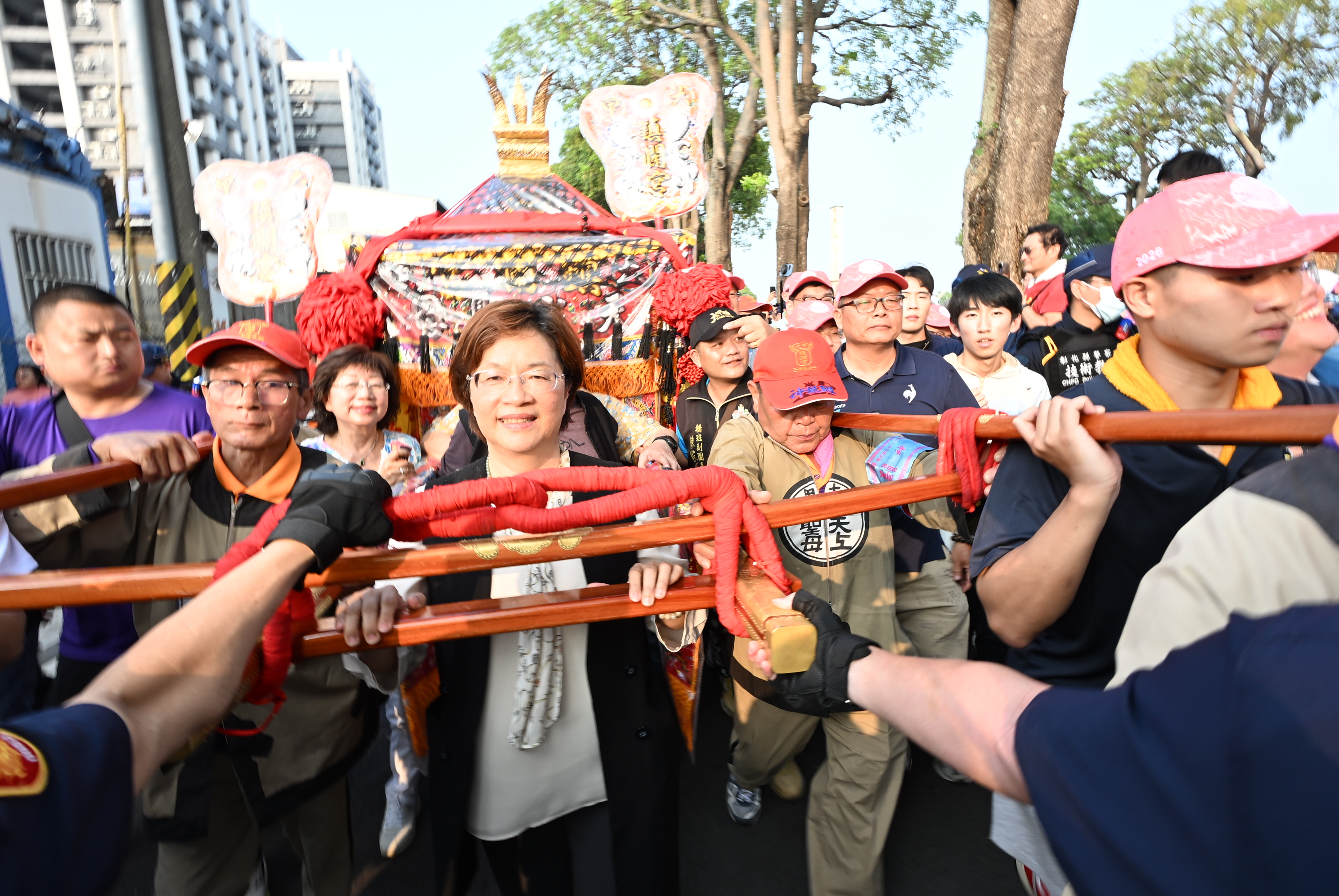 縮圖：「與神同行 護佑彰化」 王惠美縣長接駕大甲媽祖 祈福護佑鄉親安康