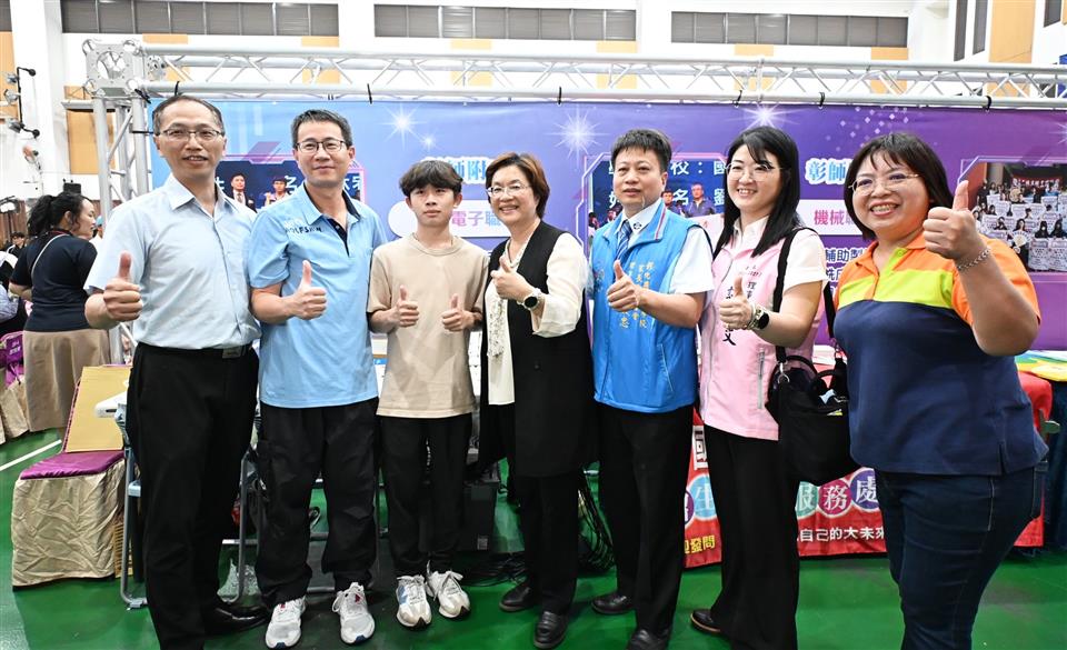 縮圖：07學校合照